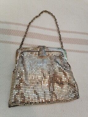 Vintage Silver Mesh Evening Bag - Elegant Sparkle